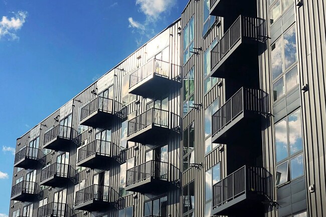 Building Photo - 8041 W Bluemound Rd Unit 210