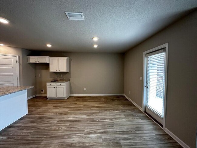 Photo - 2551 Arbordale Lp