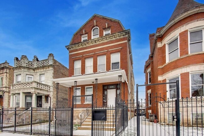 Building Photo - 1812 S Millard Ave Unit 3