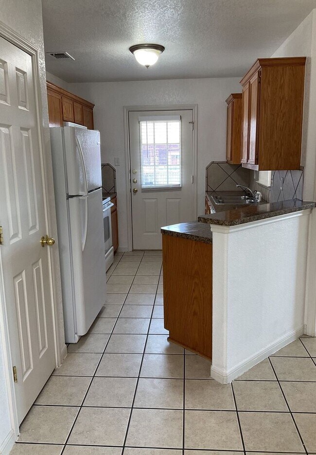 Photo - COMING SOON! Unidad 909 Yi Drive - B