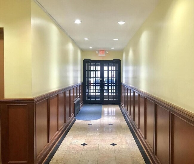 Photo - 305 E 95th St Unit ID1032002P