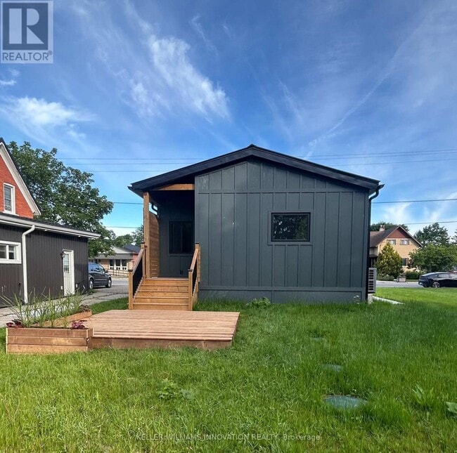 Photo - 215 Winstanley St