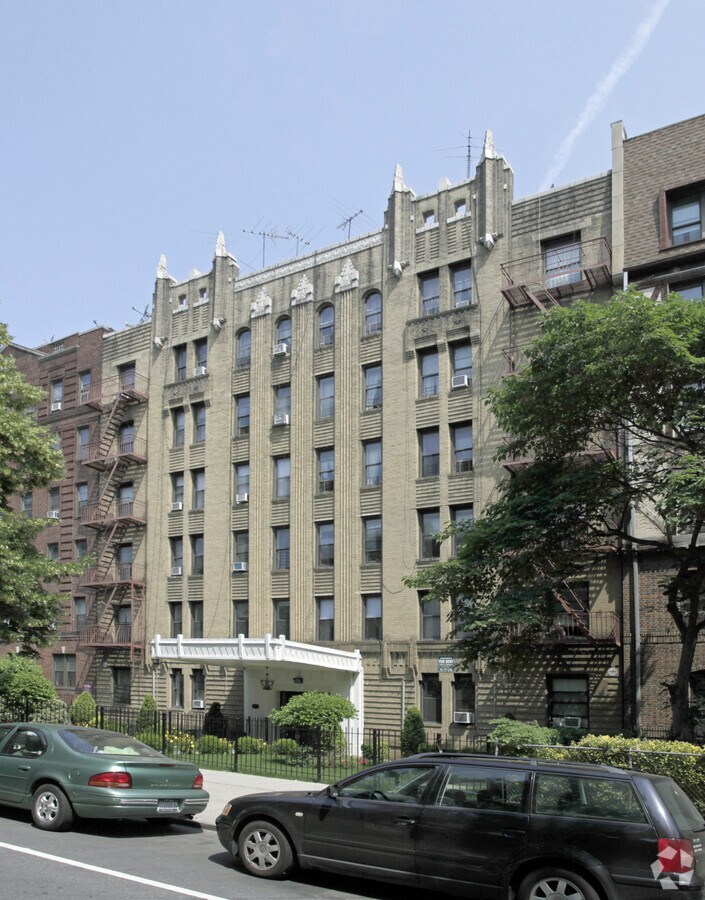Primary Photo - 131 Lincoln Rd Apartments