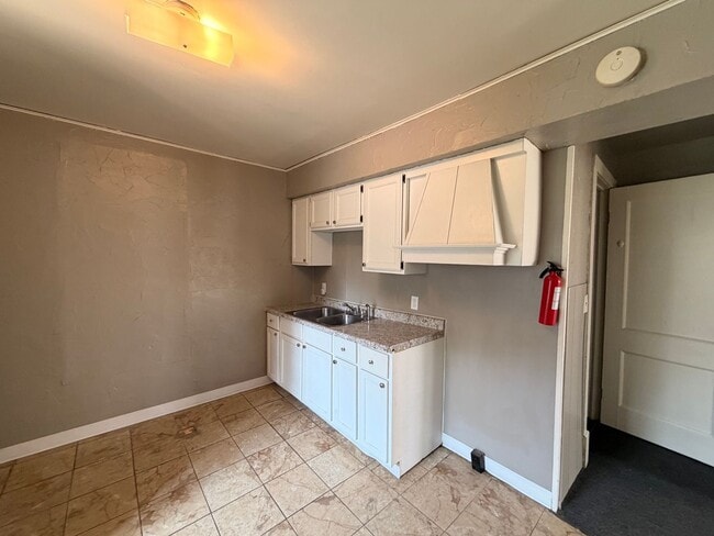 Photo - 3601 W Highland Blvd Unit 3