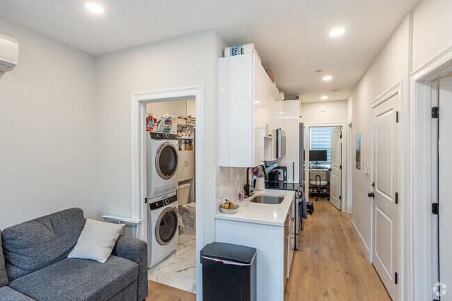 3BR, 1BA - 605SF - Living Room/Kitchen - 15 Bartlett Pl