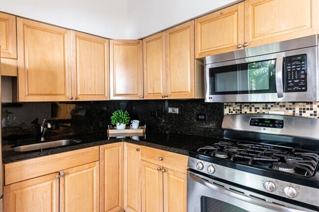Photo - 1345 Lincoln Rd Unidad SI ID1540530P