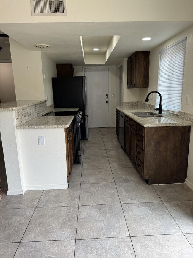 Photo - 10420 N 11th Pl