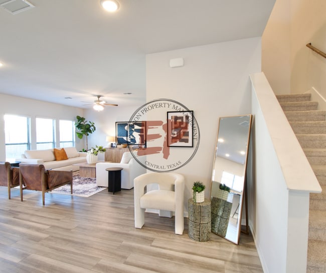 Photo - 11229 Solar St