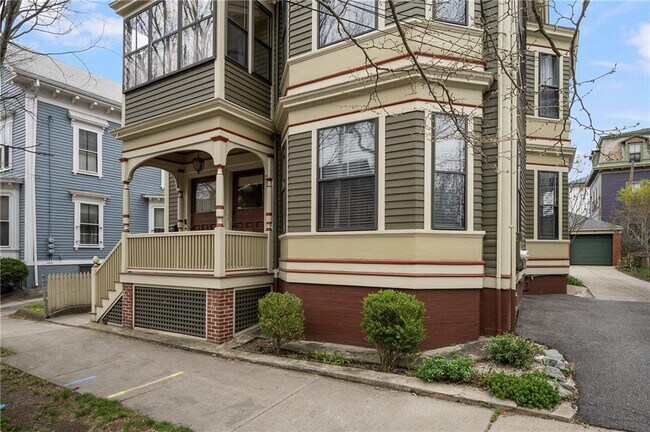 Photo - 22 Sycamore St Unit 1