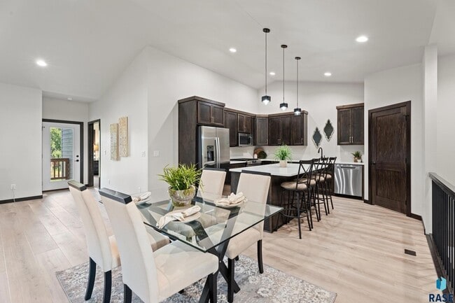 Photo - 1107 S Foss Ave