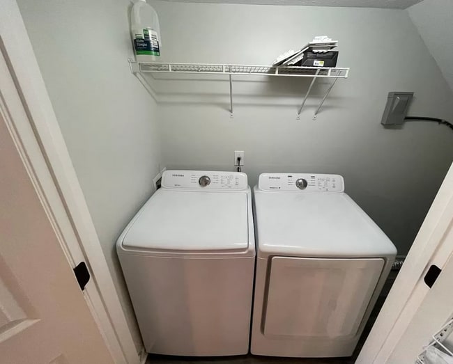 Photo - 2 Bedroom || 1.5 Bathroom Townhome