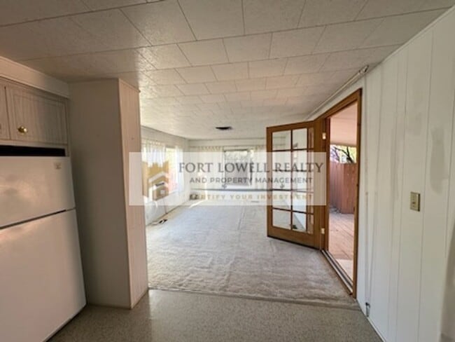 Photo - 2 Bed/1 Bath Washer and Dryer/Private Yard