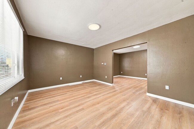 Photo - 3137 State St