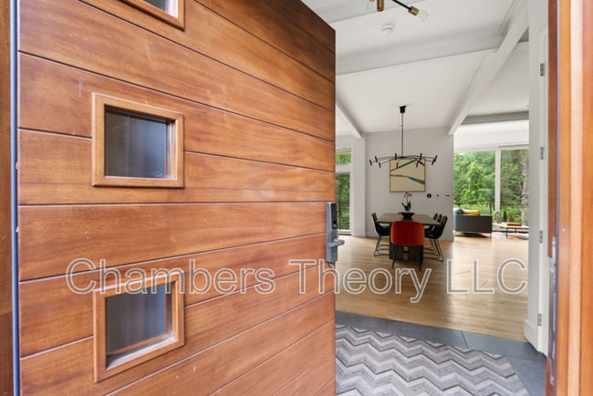 Photo - 3820 Argyle Terrace NW