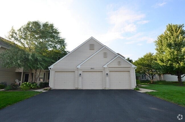 Building Photo - 2843 Rutland Cir Unit 201 Rental