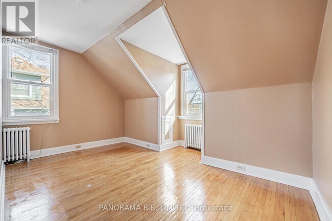 Photo - 8 Thirty Third St