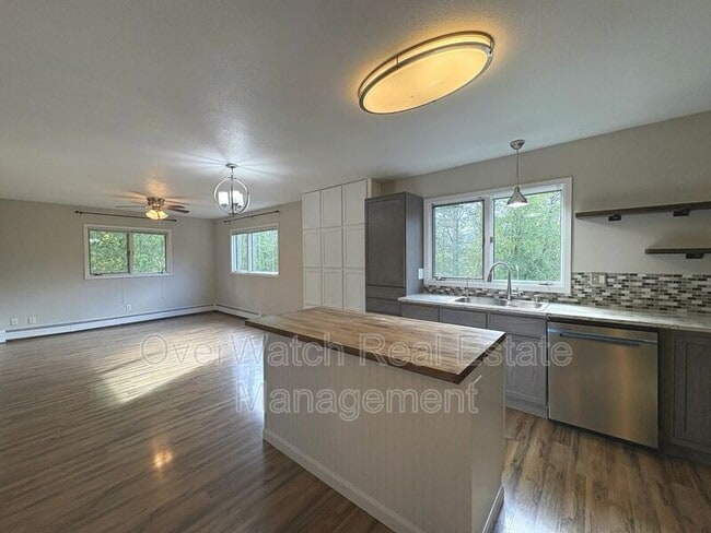 Photo - 6121 De Armoun Rd Unit Upper floor