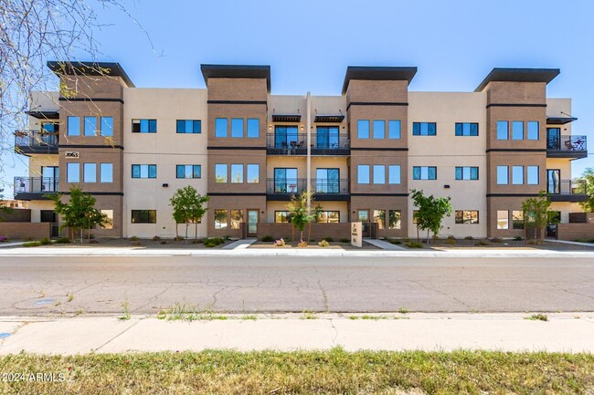 Photo - 2063 E Lemon St Condo Unit 1004