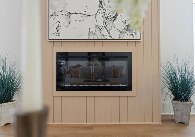 Photo - 2006 St John St