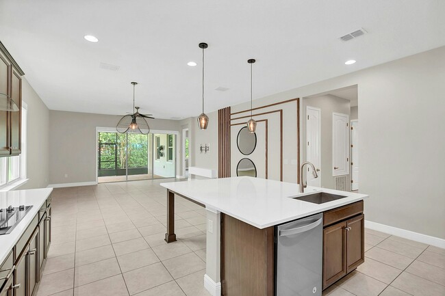 Photo - 10227 Henbury St