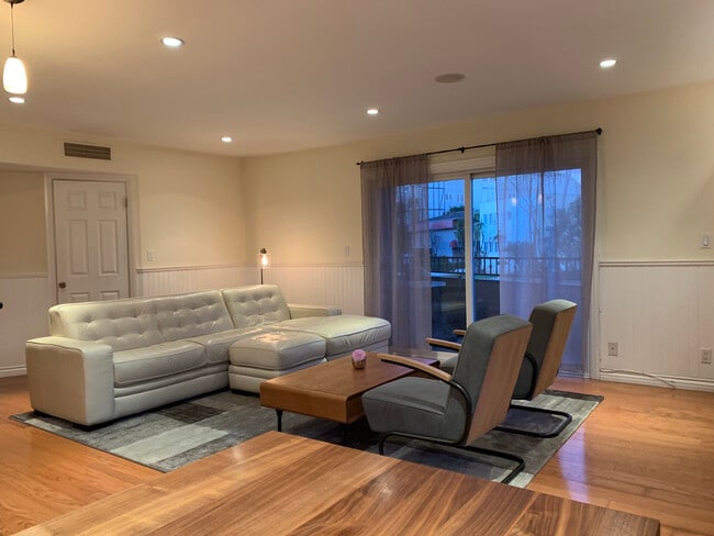 Photo - 451 S Barrington Ave Condo Unit 102