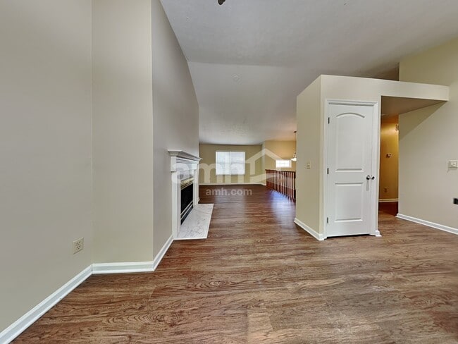 Photo - 3659 Shorewood Dr