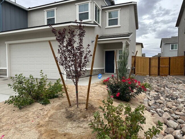 Building Photo - Adorable Sparks Townhome!