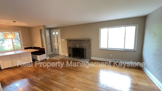 Photo - 806 N Margaretta St