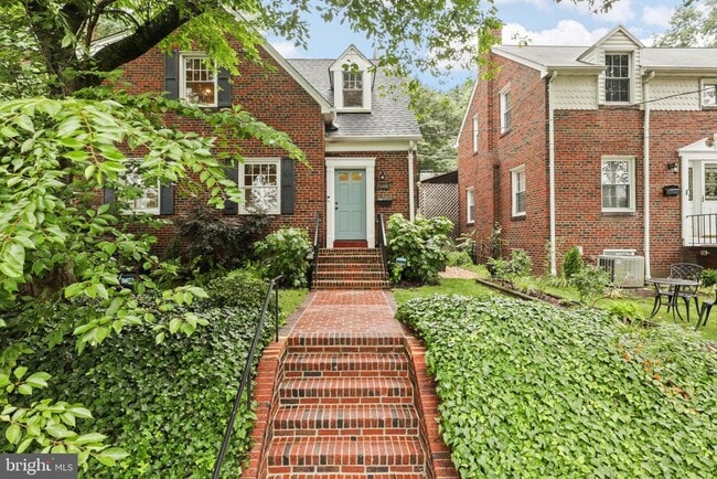 Photo - 2400 Sanford St Casa