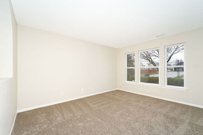 Photo - Large 4 Bedroom and Brownsburg Schools!