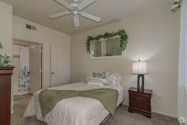 1BR, 1BA - 801SF - Bedroom
