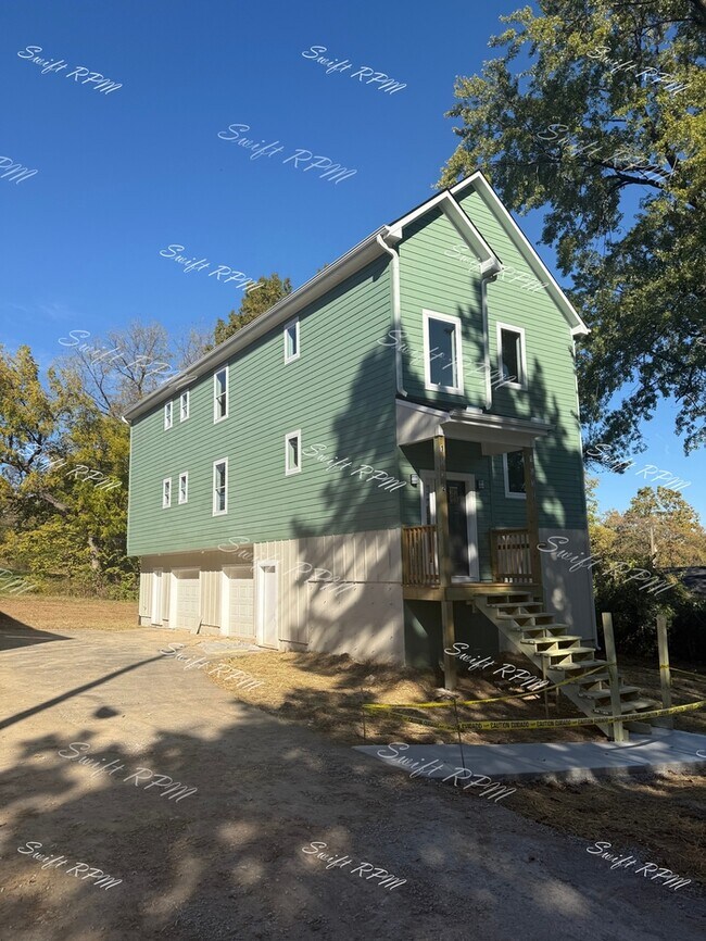 Photo - 1030 Oakland Ave