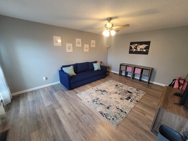 Photo - 1012 Meadowview Pl