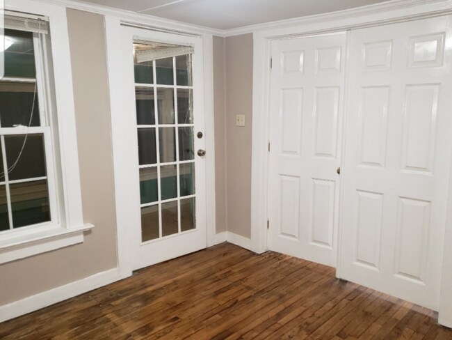 Photo - 506 Stafford Rd