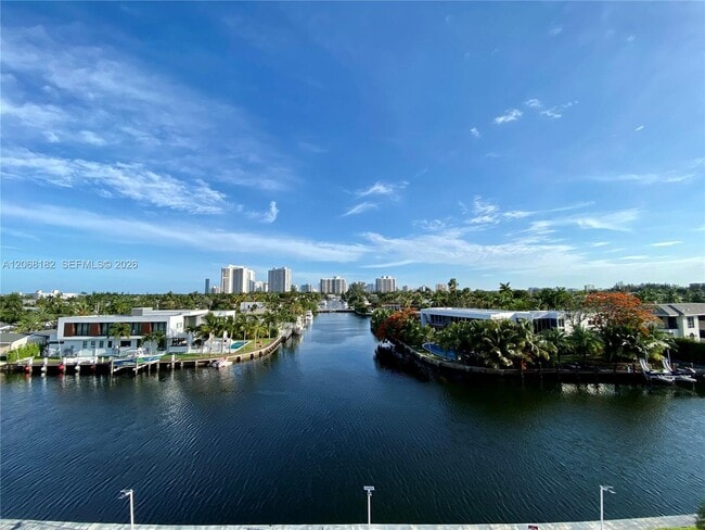 Building Photo - 401 Golden Isles Dr Unit 505
