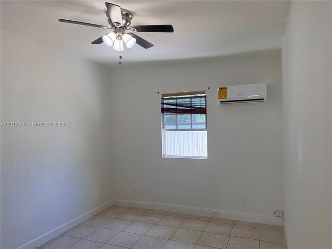 Photo - 3620 NW 19th St Unidad 3