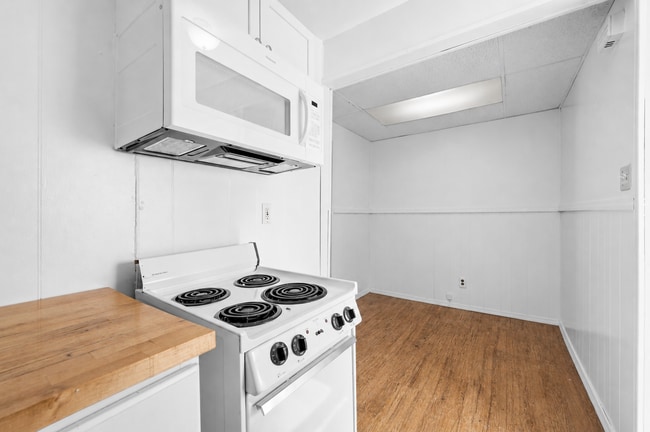 Photo - 1511 E Harry Ave