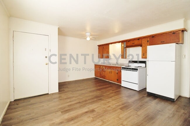 Photo - Cozy 1/1 Fourplex Unit On A Corner Lot In Weatherford For Rent!