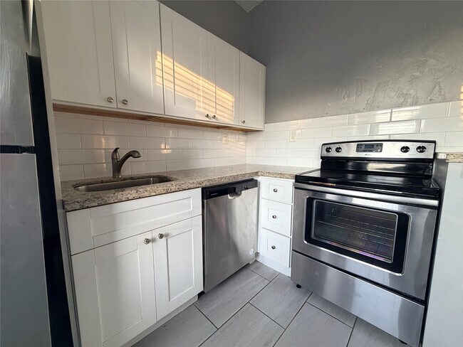 Photo - 1849 Dewey St Unit 4