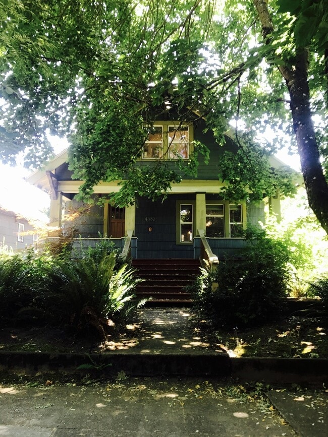 Photo - 2 Weeks Free! Classic Portland Charm with Sunroom and Deck in the Heart of SE, Garbage and Gas In...
