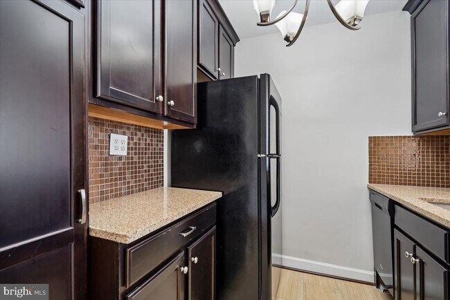 Photo - 1121 Arlington Blvd Unit 609
