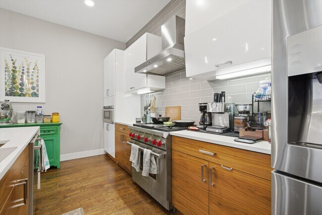 Photo - 2528 N Linden Pl Unit 1