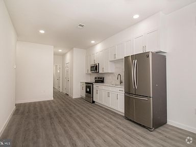 Building Photo - 2437 S 13th St Unit 1 Rental