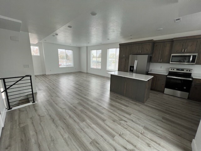 Photo - 160 N Main St