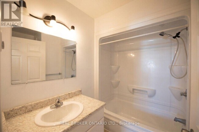 Photo - 341 New St Unit 2