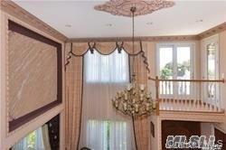 Photo - 77-16 Kew Forest Ln