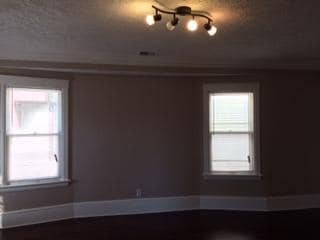 Photo - 305 First St