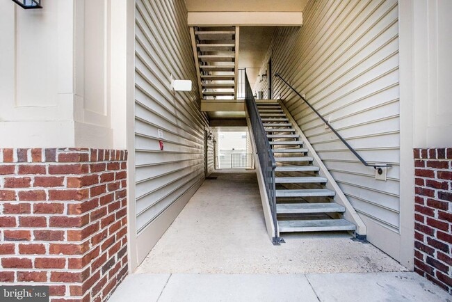 Building Photo - 1049 Gardenview Loop Unit 204
