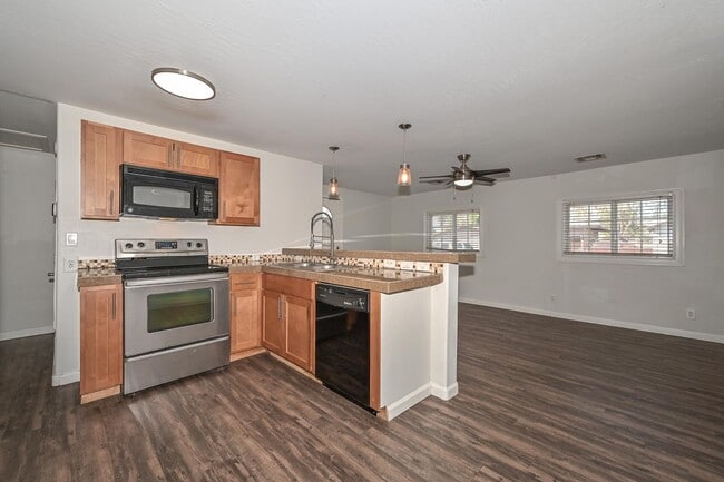 Photo - 1211 N Frances St