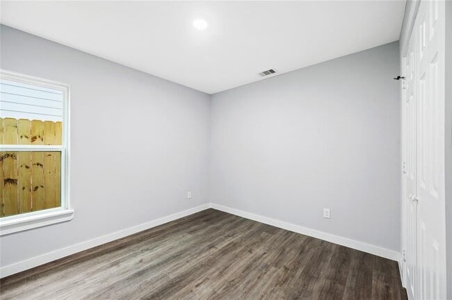 Photo - 8215 Crestview Dr Unit B